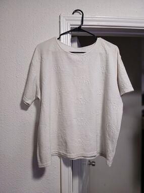 Women's Vintage Short-Sleeve Textured Crew Neck Shirt - White